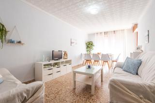 Apartamento  Calle monteagudo. Amplio apartamento a tan solo 200m de la playa