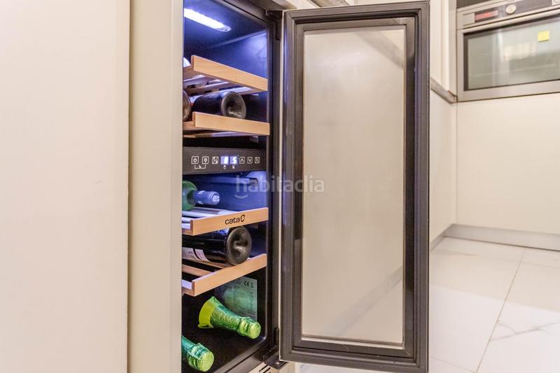 Foto f72fa20a-e232-4180-a444-e59453bd7a2a. Piso espectacular piso reformado con vistas al puerto en Torrevieja