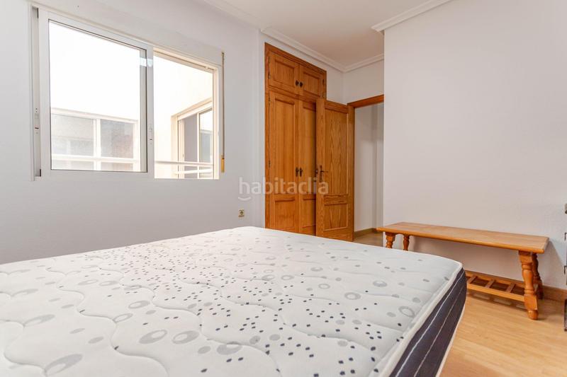 Foto f9a428a8-c036-47b9-af6d-8121abb68f9d. Piso luminoso piso de 3 dormitorios a 150 metros de la playa del cura con garaje en Torrevieja