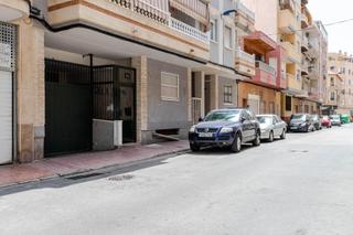 Aparcament cotxe  Vicente blasco ibañez. Plaza de garaje en venta en zona playa del cura, torrevieja
