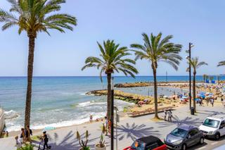 Apartament  Calle ramon y cajal. Amplio apartamento en primera línea de playa del cura con vistas