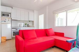 Apartament  Zoa. Acogedor apartamento junto al mar en torrevieja  zona las piscin