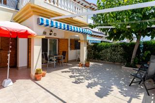 Casa a Cañada del Molino. Encantador bungalow con gran terraza cerca del mar
