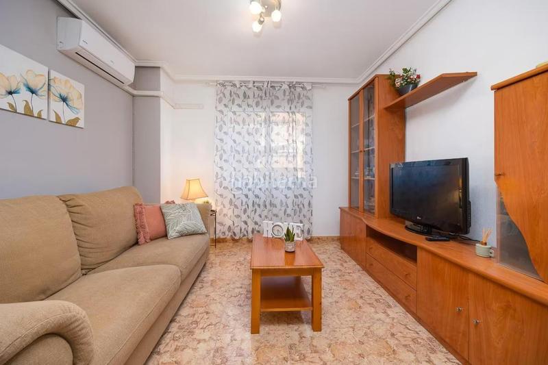 Foto 70a3457a-390b-456d-9338-88acc26ed0a3. Appartamento con piscina in Antonio Machado Torrevieja