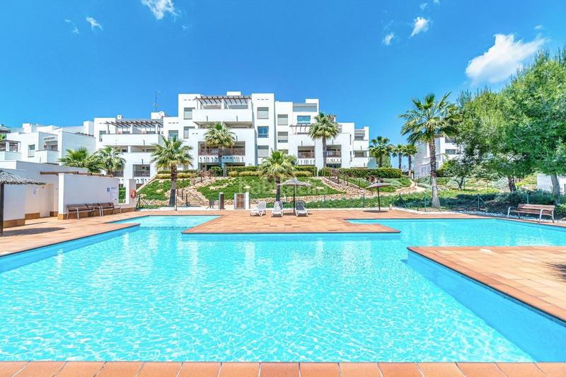 Foto e8301cac-c39f-4a15-a33e-233a423c2519. Apartamento privilegiado apartamento en las colinas golf country club en Orihuela