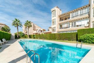 Casa  Calle calle torre de pisa, 2. Bungalow en planta alta con garaje, solárium y piscina a 600 m d