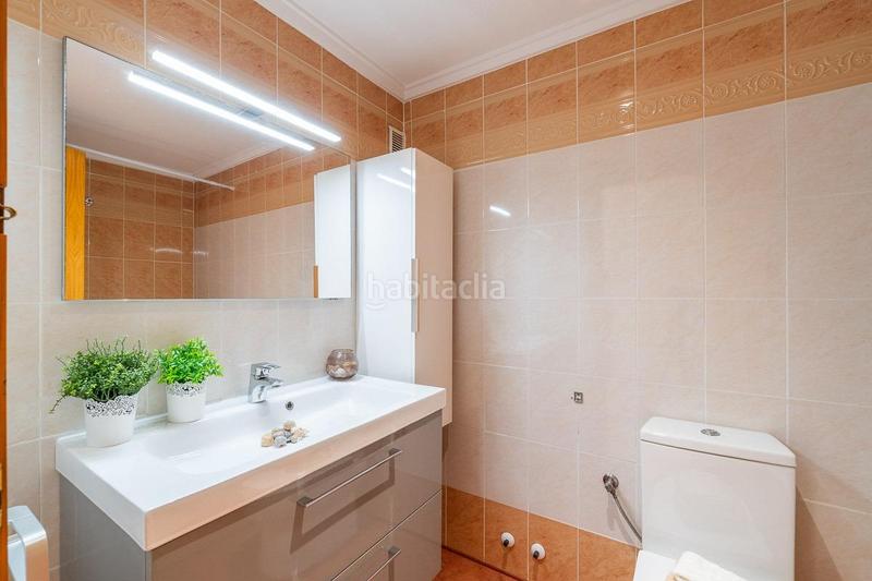 Foto 5b90f932-c3d0-49e3-9914-e833a05613f3. Casa adossada amb aparcament piscina a Zona Carrefour - Urbanizaciones Torrevieja