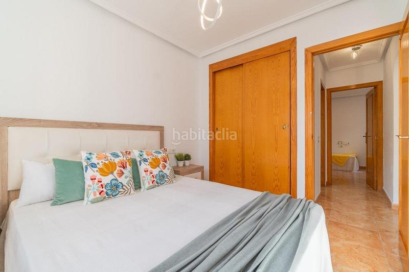 Foto 7537ad39-6c7e-42ec-89b3-65b7ce1aaa22. Casa adossada amb aparcament piscina a Zona Carrefour - Urbanizaciones Torrevieja