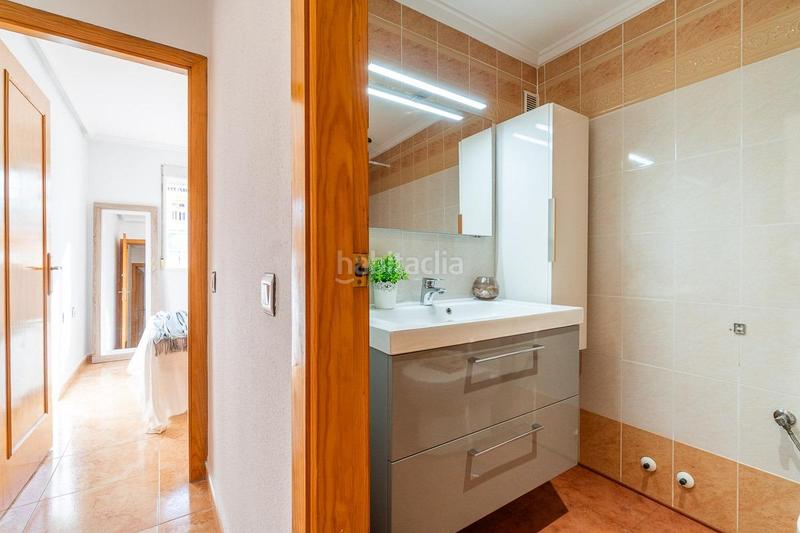 Foto 825eb68f-eea5-4b7b-b4f0-70a358290ad6. Casa adossada amb aparcament piscina a Zona Carrefour - Urbanizaciones Torrevieja