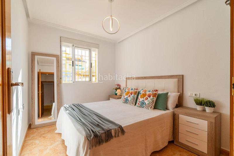 Foto eba1a46e-5301-401d-9bda-8daf6dba9d83. Casa adossada amb aparcament piscina a Zona Carrefour - Urbanizaciones Torrevieja