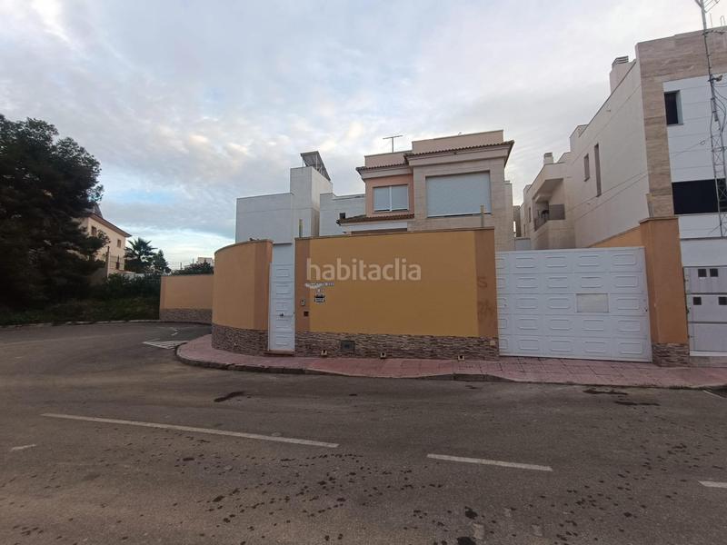 Foto 1b6a880f-5443-4ca3-b38d-c76a93d6c443. Chalet with parking in Villamartín-Las Filipinas Orihuela