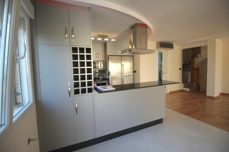 Foto 9e15af0e-f9fd-4cc7-8046-5524392f1da9. Chalet with parking in Villamartín-Las Filipinas Orihuela