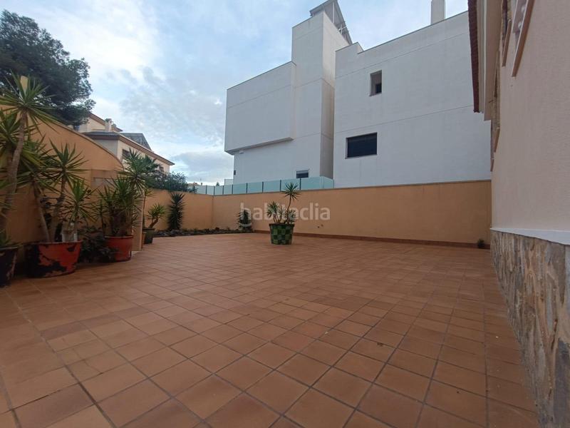 Foto b19c7522-d403-4b6f-beab-b79b43222b08. Chalet with parking in Villamartín-Las Filipinas Orihuela