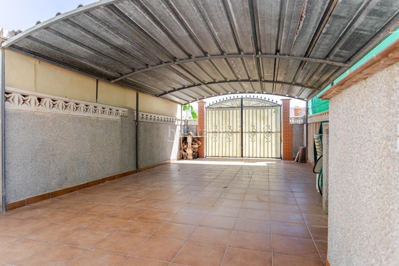 Foto dfc28546-5bef-471b-8563-d83aece8aa7b. Casa adossada amb aparcament a Zona Carrefour - Urbanizaciones Torrevieja