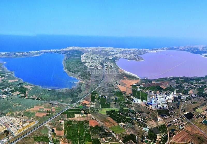 Foto cd311a1e-e6e5-42d3-bb1d-ff3e2f0990a3. Casa amb piscina a Zona Carrefour - Urbanizaciones Torrevieja