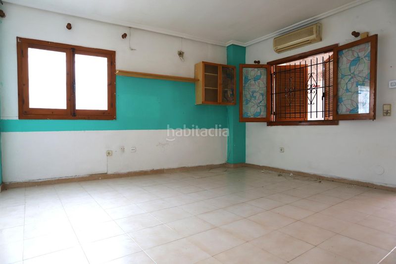 Foto f7ffe02e-112f-43f9-b6ed-717f24293f06. Planta baixa a Avenida Habaneras - Curva de Palangre Torrevieja