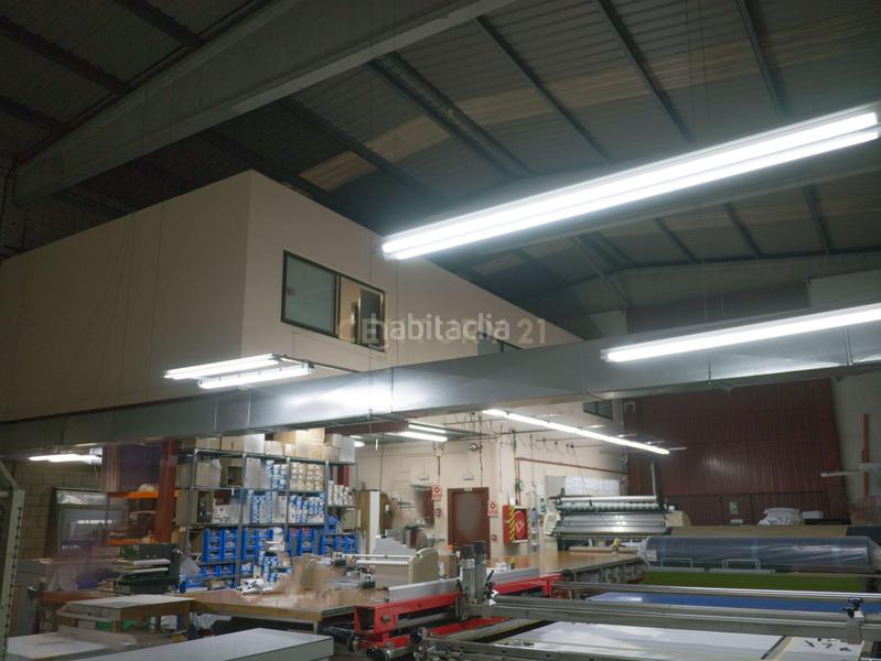 Foto 8b786abb-fb7e-4e13-b2bd-952db72c22c1. Nau industrial a polígono industrial torrelagoiti 7b a Zamudio