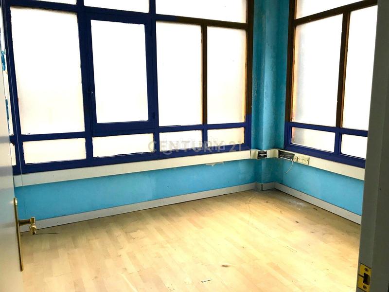 Foto d3eaa8e2-d18f-489d-a3a1-bc47bf830cb3. Nau industrial a padre larramendi a Rekalde Centro Bilbao