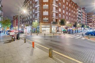 Local commercial à Calixto Diez 9-11