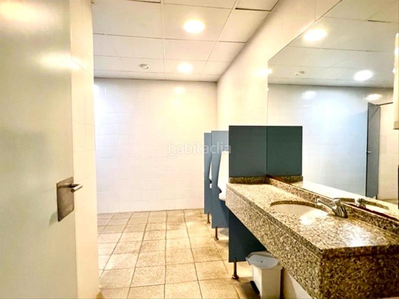 Foto f05ef89a-357e-4fec-8d86-7b4edd0e7451. Locale commerciale in enekuribidea in Erandio