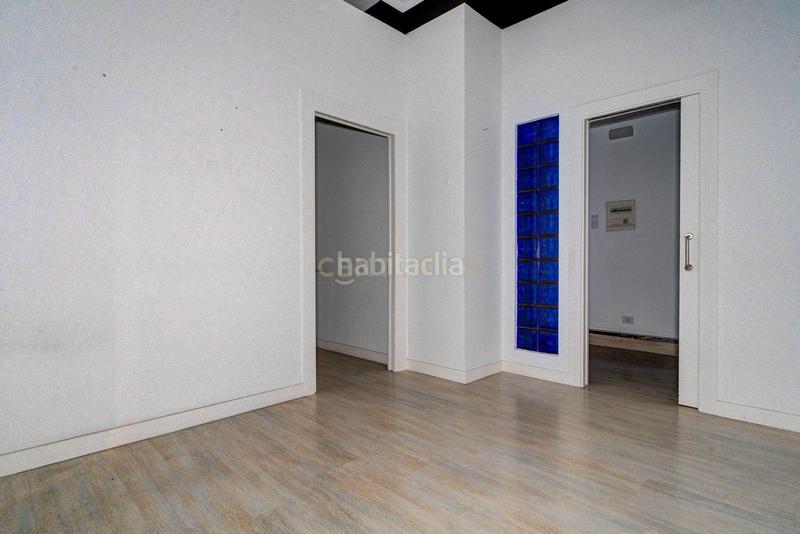 Foto 76f043fe-c59a-4444-80cb-4a8f58511a54. Lloguer local comercial a batalla de lepanto 5 a Bilbao