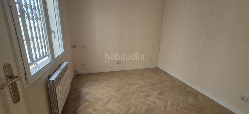 Foto b3e4a7eb-7422-4781-827b-3e643f58cf25. Pis amb calefacció a Argüelles Madrid