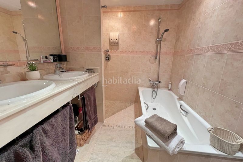 Foto 61a72a83-1ca4-44ff-95fe-cf6b04eb695c. Pis amb calefacció aparcament piscina a Altea hills Altea