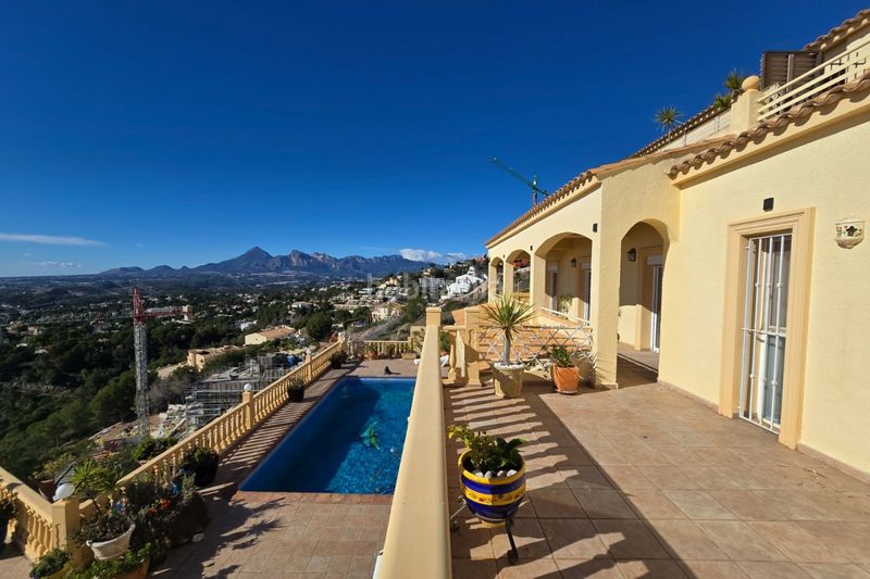 Foto 4bfcada0-b48e-4756-808d-9a7f8c63475b. Casa amb calefacció aparcament piscina a Altea la vella Altea
