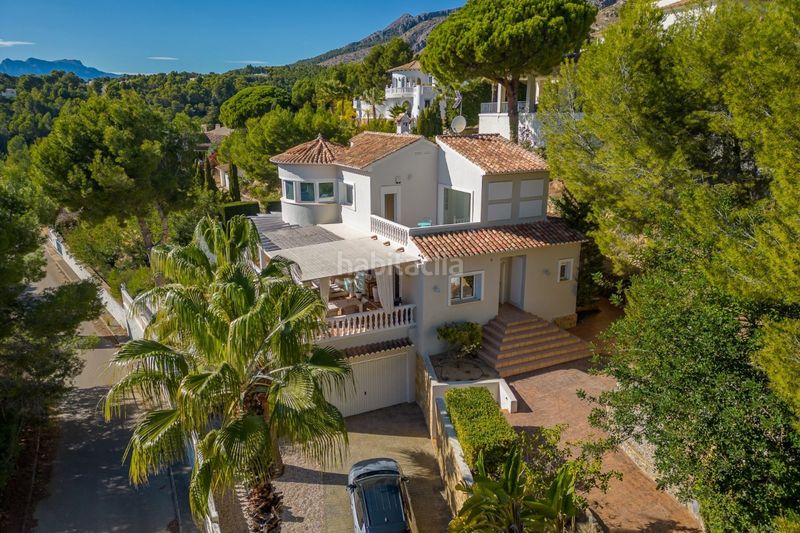 Foto 9b35f887-5883-4a2c-93c6-fba0dd4d4ab3. Casa amb calefacció aparcament piscina a Altea la vella Altea