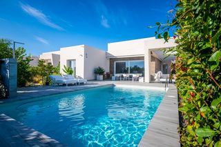 Maison à Algorfa. Impresionante villa independiente con extras de alta gama en la