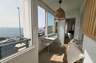 Pis a L�Olla. Hay apartamentos en primera liacutenea de playa, y luego estaacu