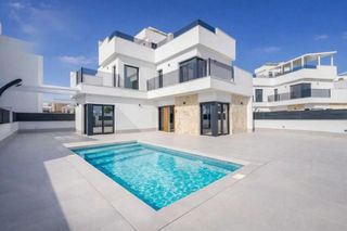 House in Mar Menor golf. Impresionante villa de lujo de 35 dormitorios con piscina privad