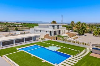 Casa a Montesinos (Los). Descubre esta exclusiva finca independiente en los montesinos, u