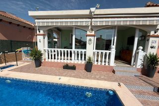 Casa a Montesinos (Los). Bienvenido a esta encantadora villa independiente, donde la como