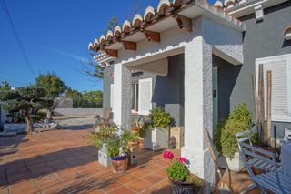 Haus in Verger (el). Imagina despertar y escuchar el canto de los paacutejaros, saber