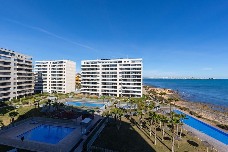 Foto b8e8fc94-0abf-43ad-b09e-29ebd683e688. Pis amb calefacció aparcament piscina a Punta Prima Torrevieja