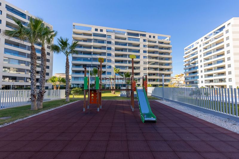 Foto c2bf32b6-7a64-49ad-ba8c-eeaaf5b24f90. Pis amb calefacció aparcament piscina a Punta Prima Torrevieja