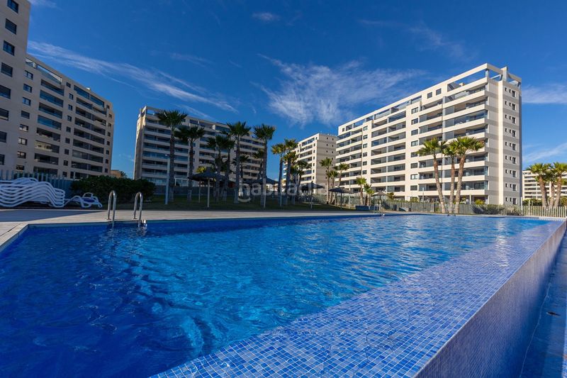 Foto db9ec73d-9fc4-4bf4-a49e-535f497b7680. Pis amb calefacció aparcament piscina a Punta Prima Torrevieja