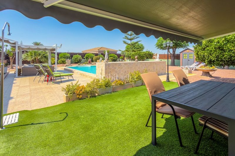 Foto a406905f-37ce-4c4d-888d-309b6a7a1842. Casa amb calefacció aparcament piscina a Catral