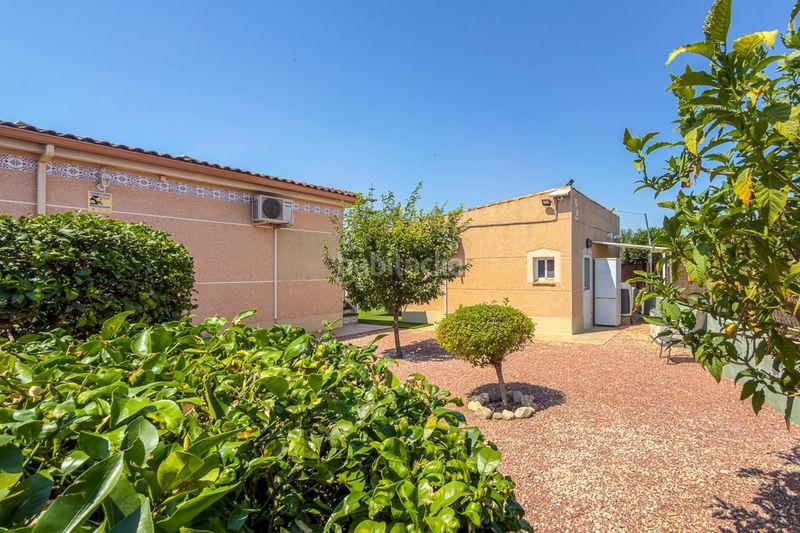 Foto b5733e78-96f6-48ae-8642-75cf34216c73. Casa amb calefacció aparcament piscina a Catral