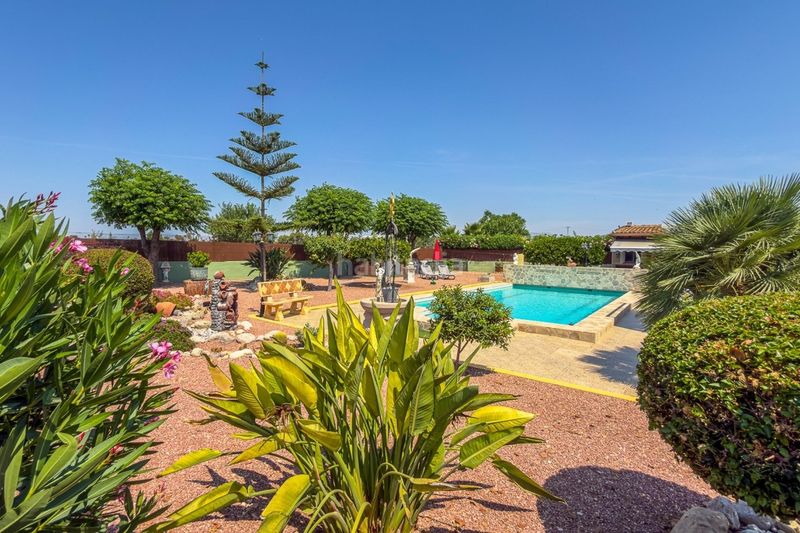 Foto f4136e05-b92c-41b8-ba00-51d1389ebab1. Casa amb calefacció aparcament piscina a Catral