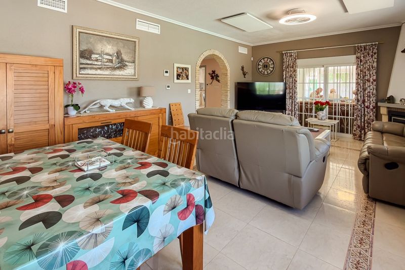 Foto f7c50775-b17d-4a49-bd2f-8910955b35a9. Casa amb calefacció aparcament piscina a Catral