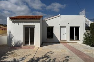 Casa a San Rafael - Nucia Park. Ubicada en la tranquila zona residencial de colonia escandinavia