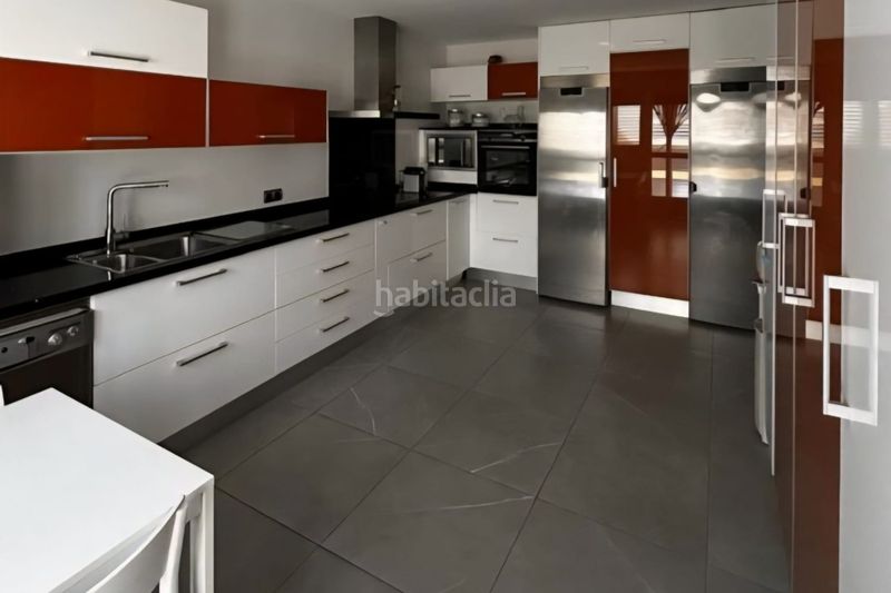 Foto 6fc769d1-a6ff-431e-8113-609558aaf28a. Casa amb piscina a Rincón Alto Benidorm