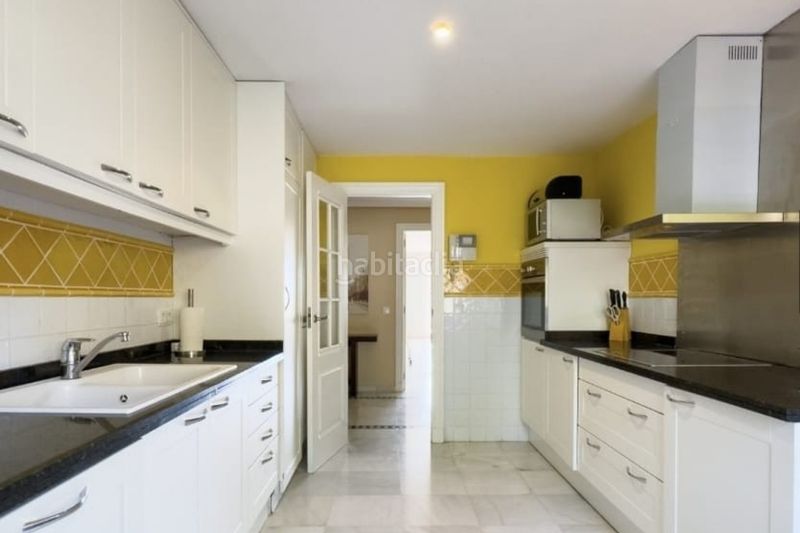 Foto 530c7a52-ecf4-49a4-ae36-c651ba783833. Casa amb aparcament piscina a Mascarat Altea