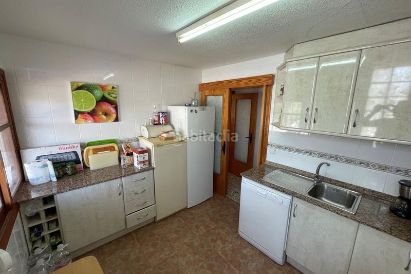 Foto 32993cd4-9285-45b1-a233-b02002e3087e. Casa amb calefacció aparcament a Jubalcoi Elche / Elx