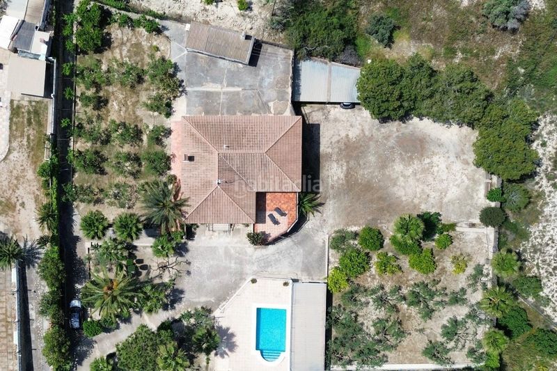 Foto 8d07ae95-a705-450b-b459-82ced7766a39. Casa amb calefacció aparcament a Jubalcoi Elche / Elx