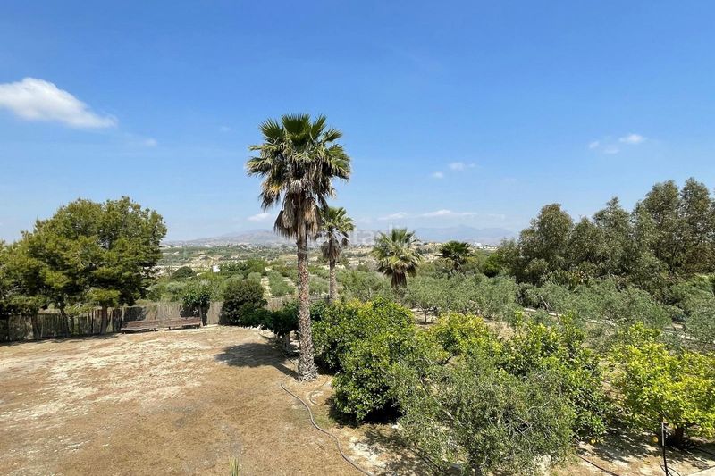Foto f4fe3da2-5d57-4366-b8d6-a13fc23667f4. Casa amb calefacció aparcament a Jubalcoi Elche / Elx