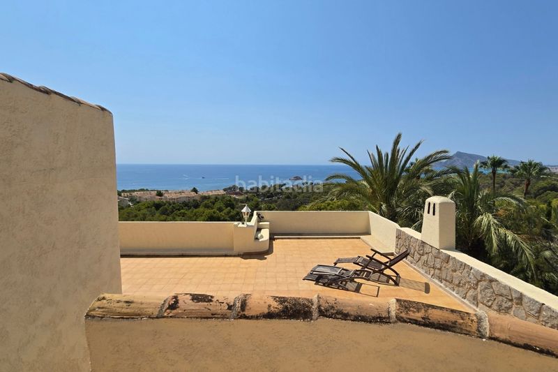 Foto 400dbe1b-62cf-4bdd-9d65-d2daacb2bc1e. Casa amb calefacció aparcament piscina a Altea ciudad Altea