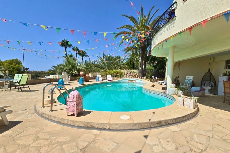 Foto ed602fba-40eb-44b9-b2a9-c3fd1f7aaf21. Casa amb calefacció aparcament piscina a Altea ciudad Altea